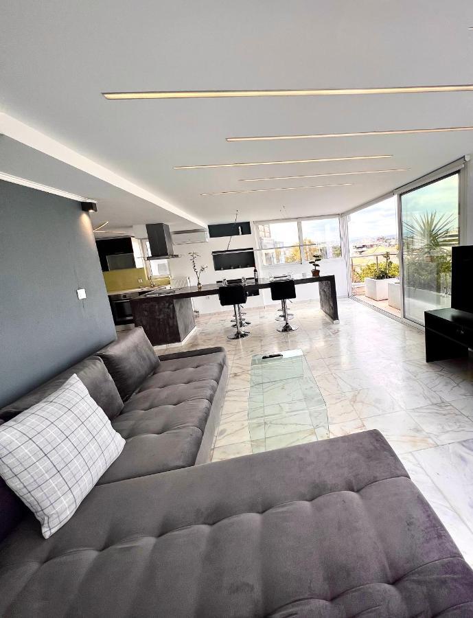 Citycenter Penthouse Mini Private Pool With Hydromassage And Great Town View Appartement