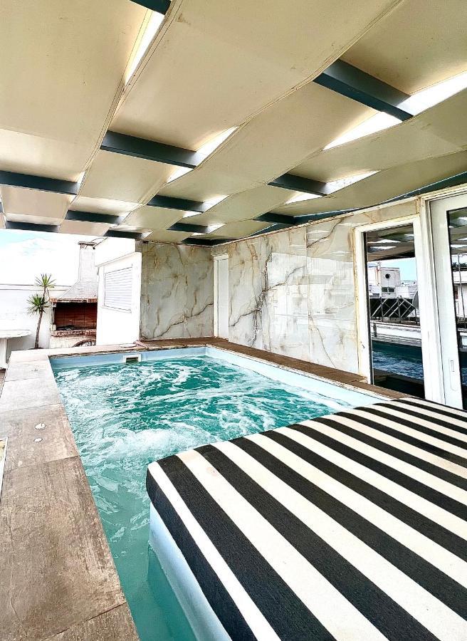 Citycenter Penthouse Mini Private Pool With Hydromassage And Great Town View Appartement